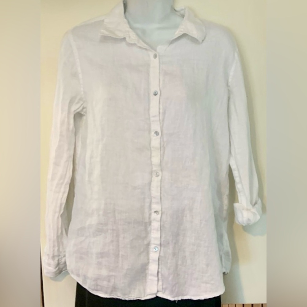 TAHARI - classic white linen shirt